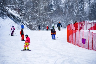 【跟着镜头游龙江】雪落漫山披银装 龙江滑雪正当时