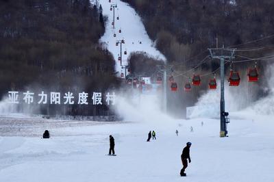 触摸"冰雪之冠"的热度--黑龙江冰雪体旅市场见闻